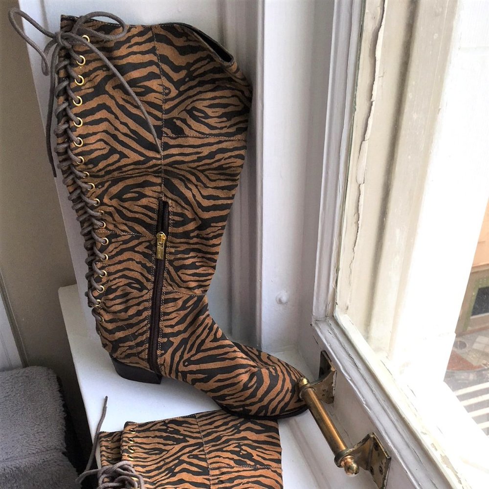 Colin Stuart 8B Suede Knee High Animal Print Boots